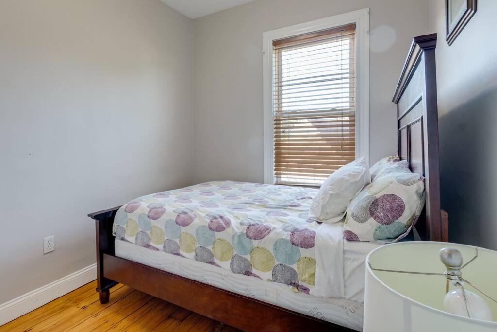 Apartment New! Near Mbta, 3mi To Fenway ! Boston