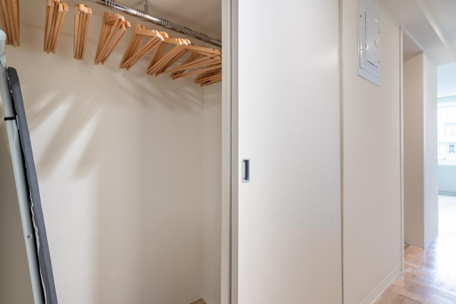 Back Bay 1br W Gym Doorman Nr Esplanade Bos-250 Apartment *