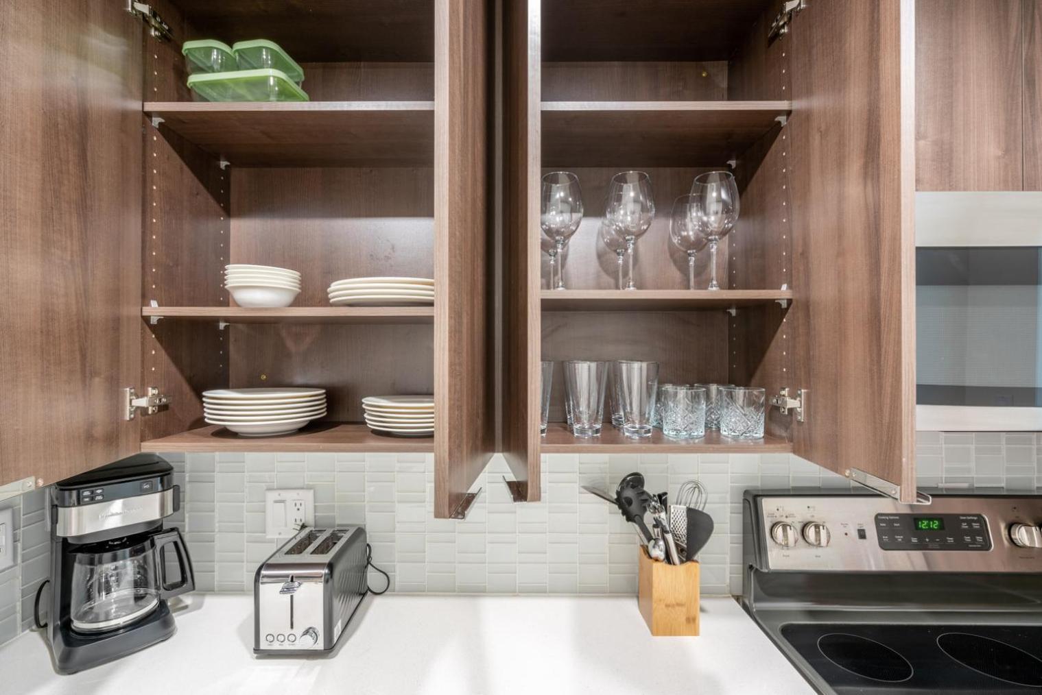 Back Bay 1br W Gym Doorman Nr Esplanade Bos-250