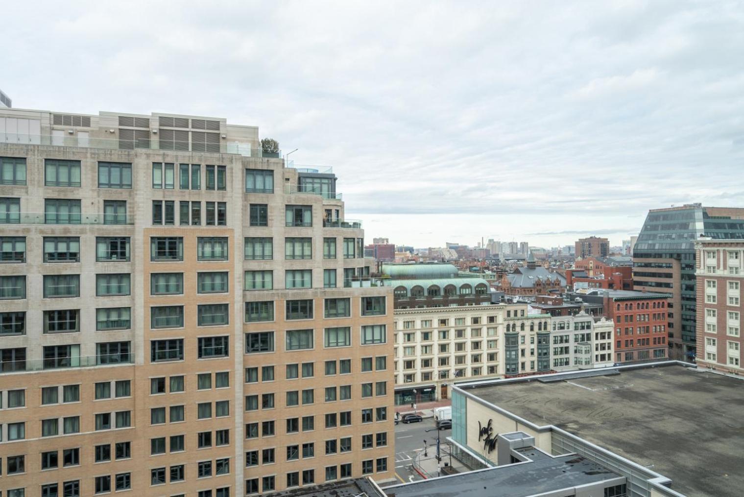Back Bay 1br W Gym Doorman Nr Esplanade Bos-250
