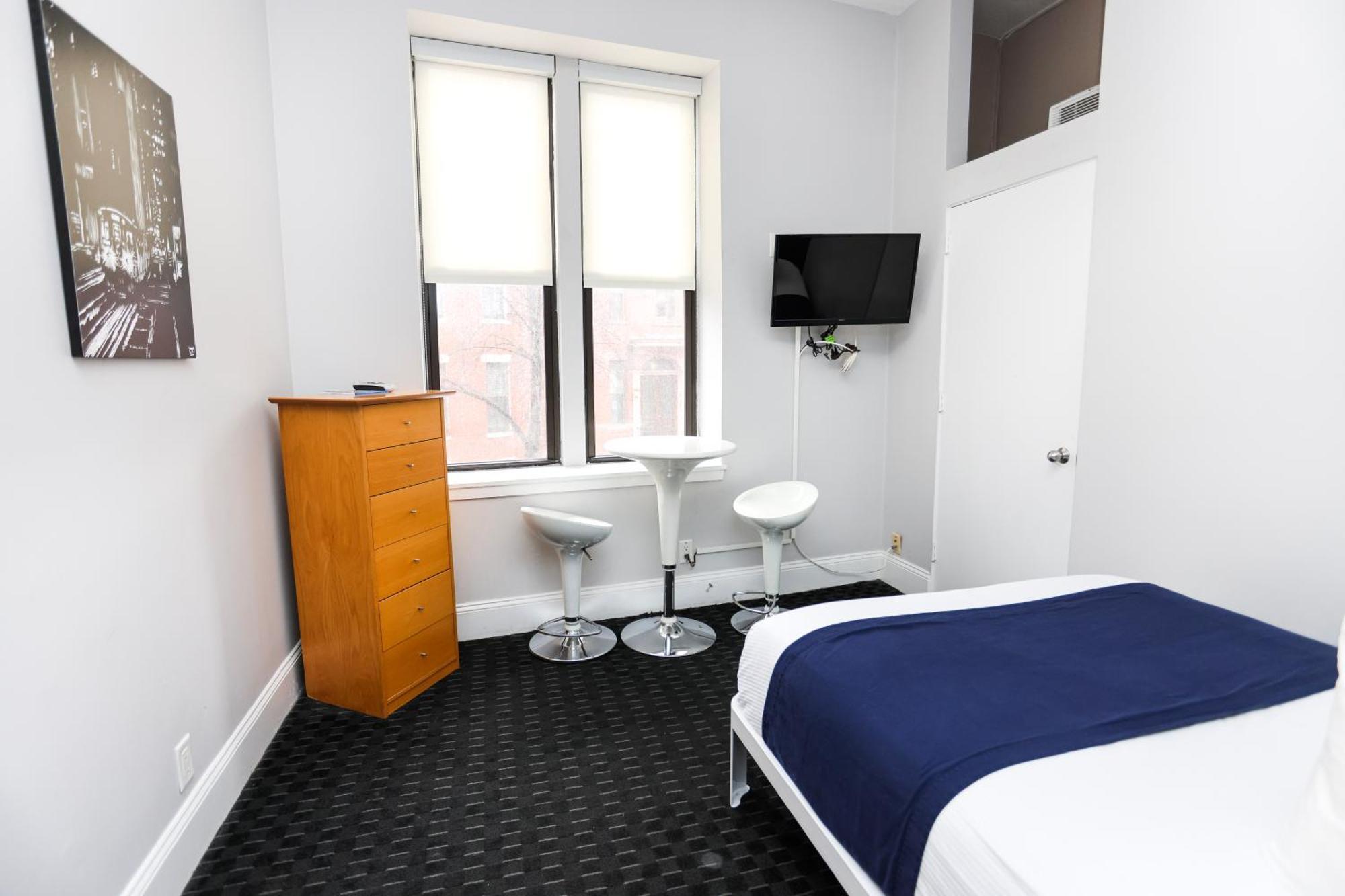 Apart-hotel Stylish Downtown In The Southend, C.ave #24