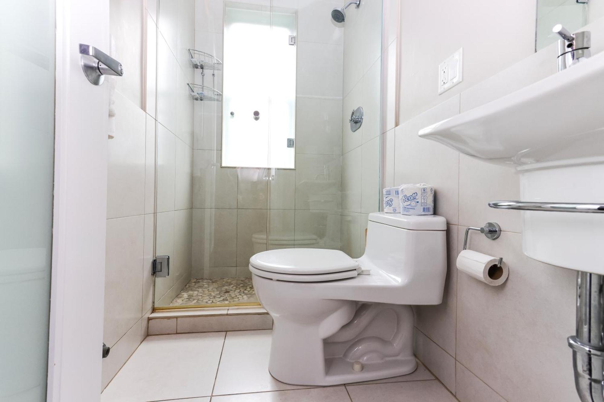 Furnished Newbury Street Studio, #6 Appartement *