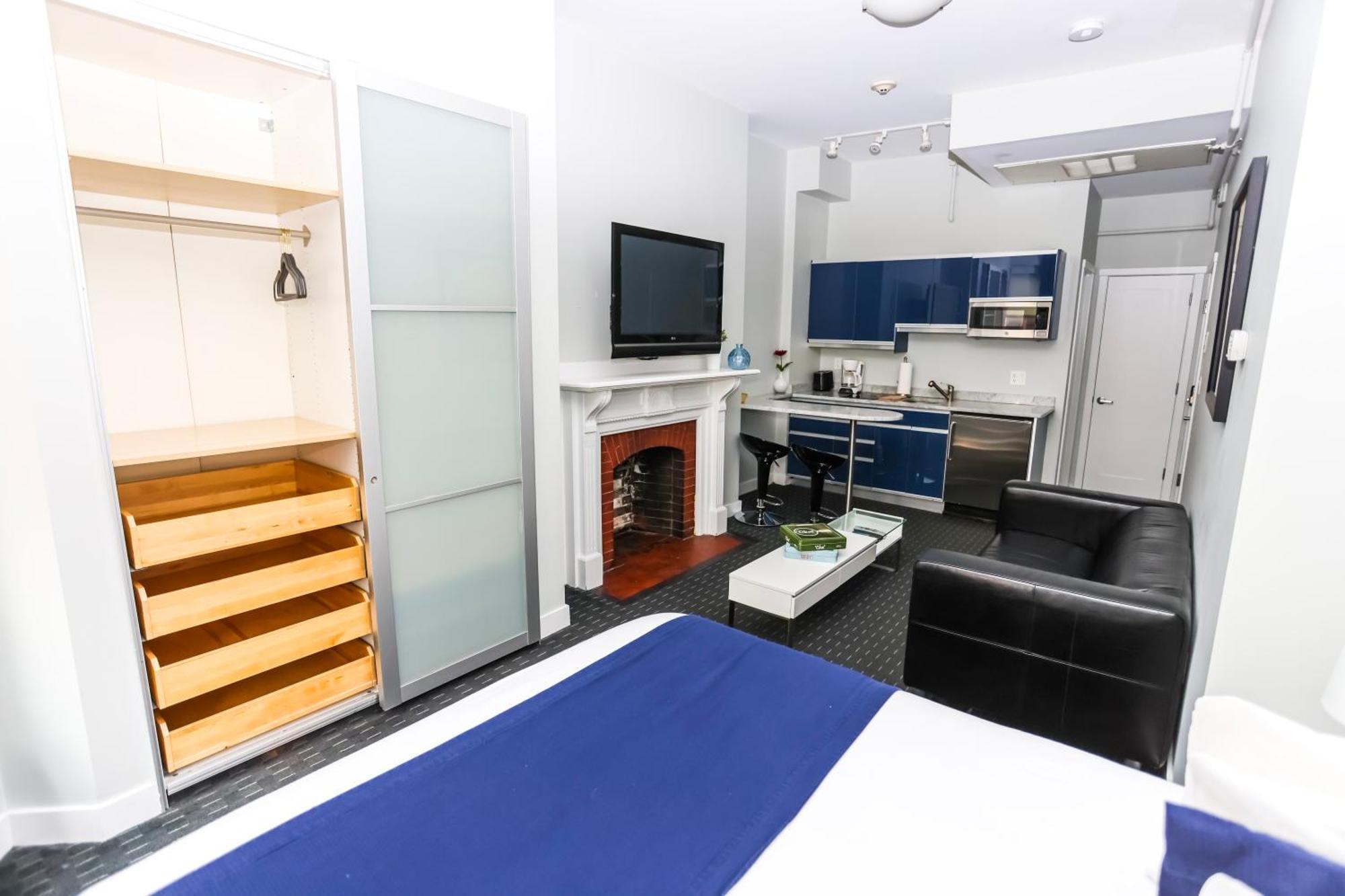 Stylish Newbury Street Studio, #2 Apartment *