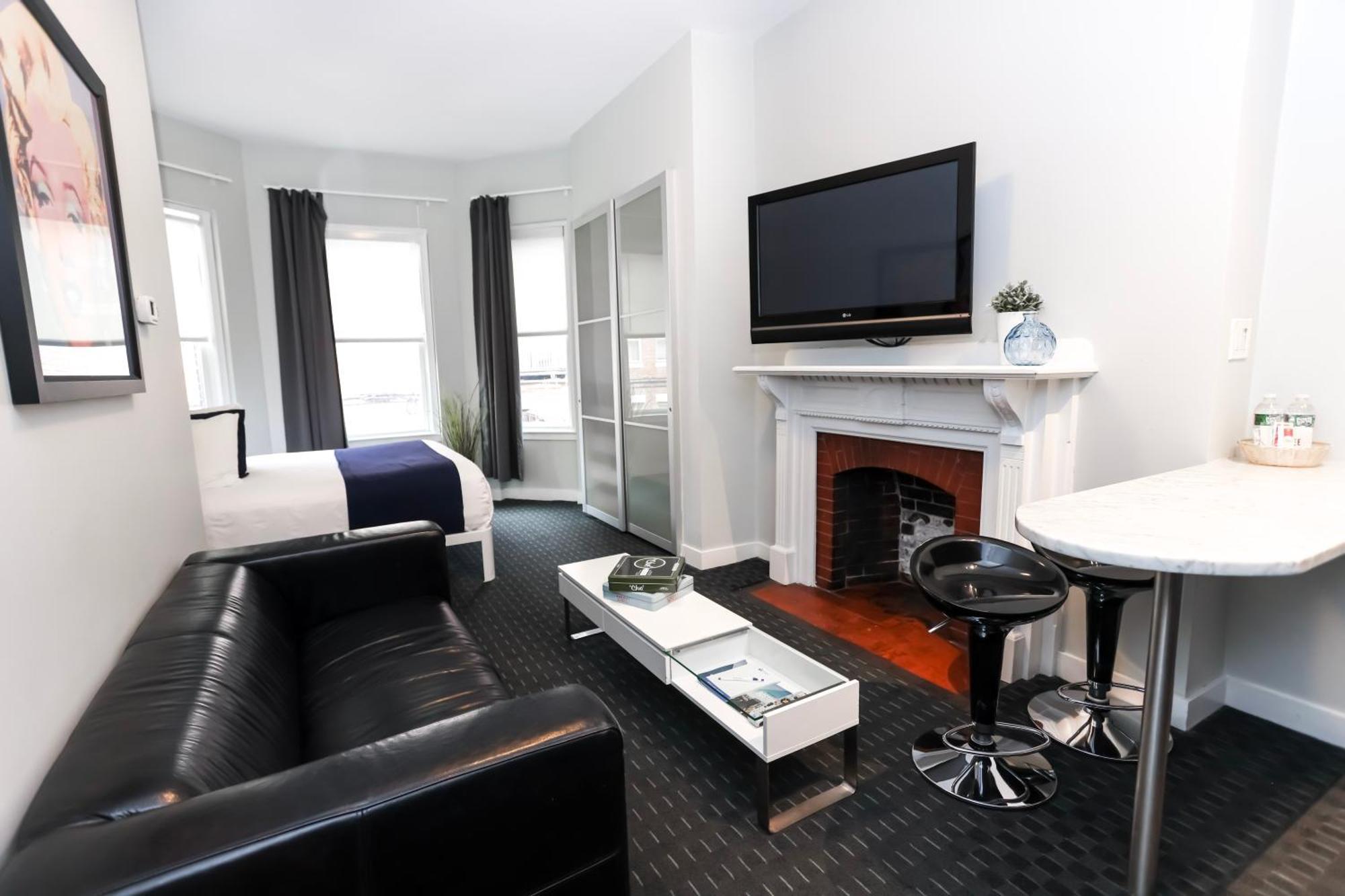 Apartment Stylish Newbury Street Studio, #2 Boston