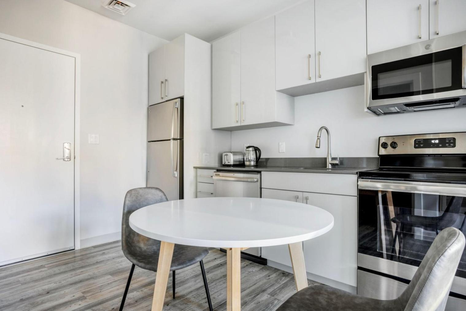 Brighton 2br W Gym Nr Line Dining Bos-982 Boston