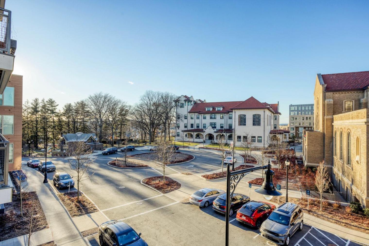 Apartment Brighton 2br W Gym Nr Line Dining Bos-982 Boston