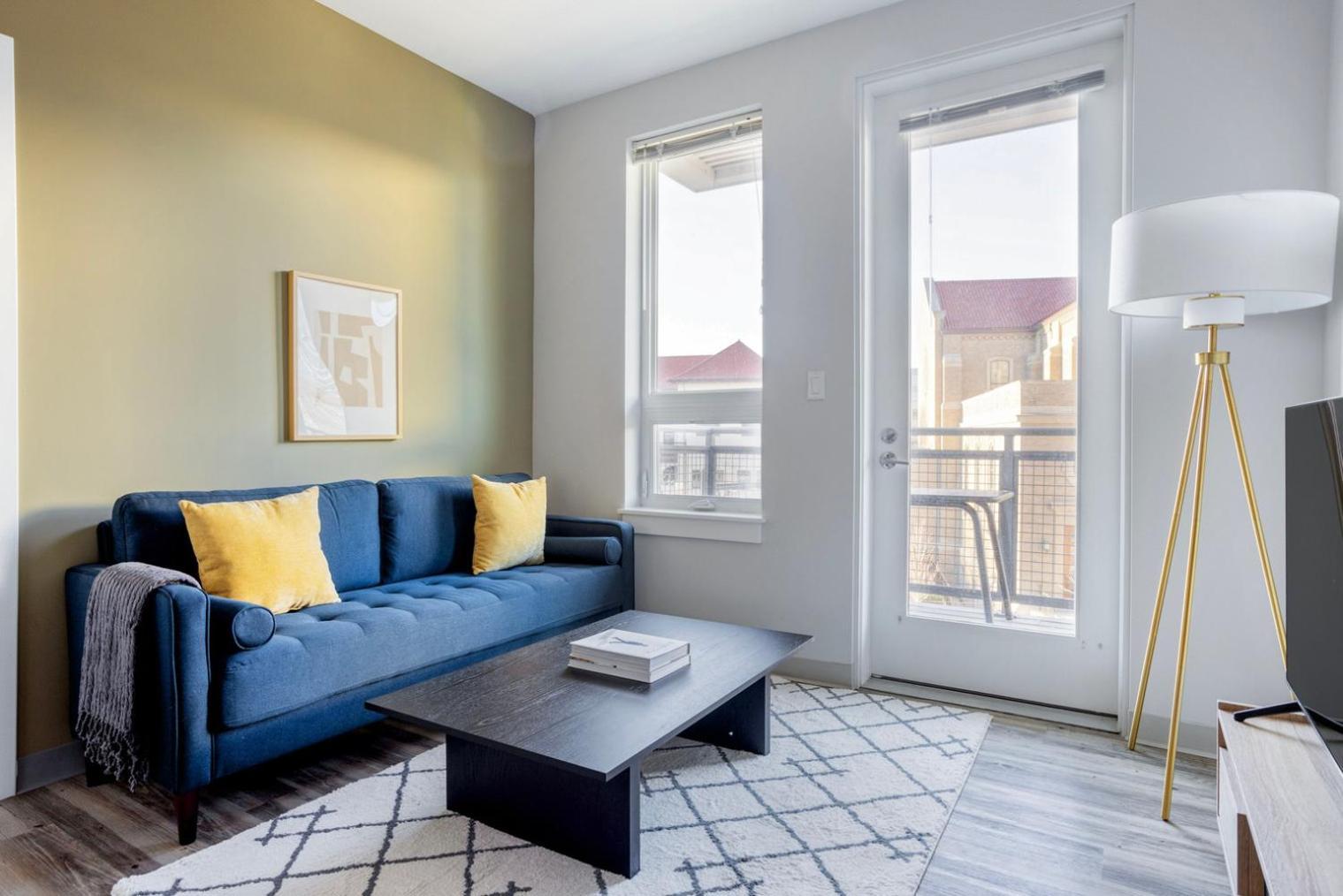Brighton 2br W Gym Nr Line Dining Bos-982 Boston