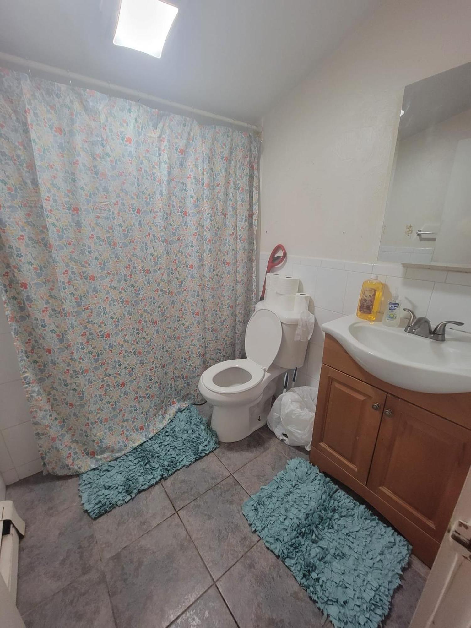 Private Bedroom Near Maison d'hôtes