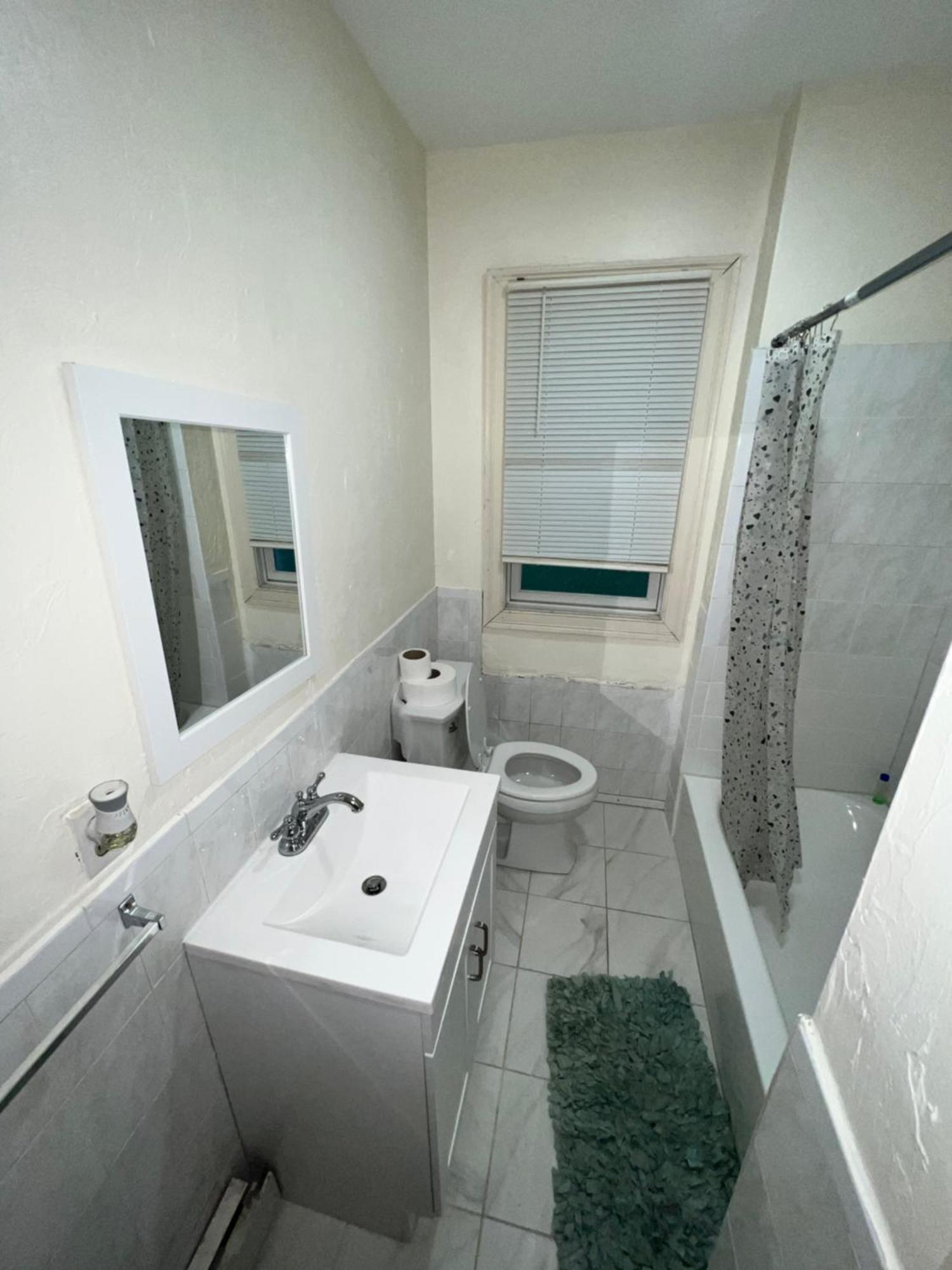 Private Bedroom Near Maison d'hôtes