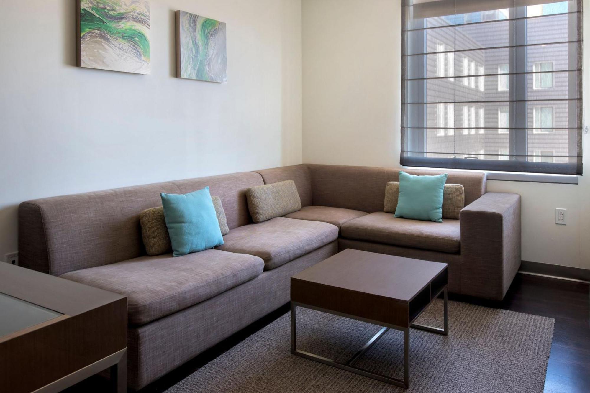 Element Seaport District 3* Boston