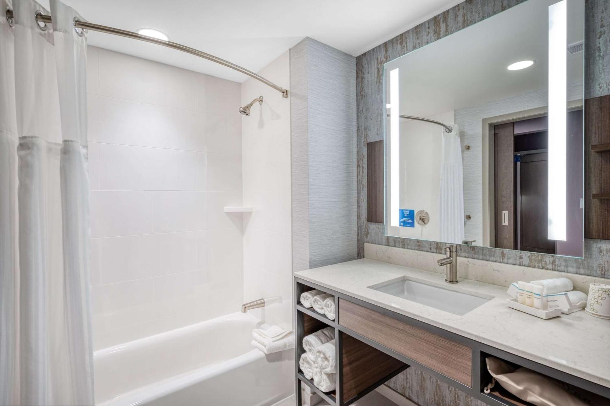 Hilton Garden Logan Airport Boston