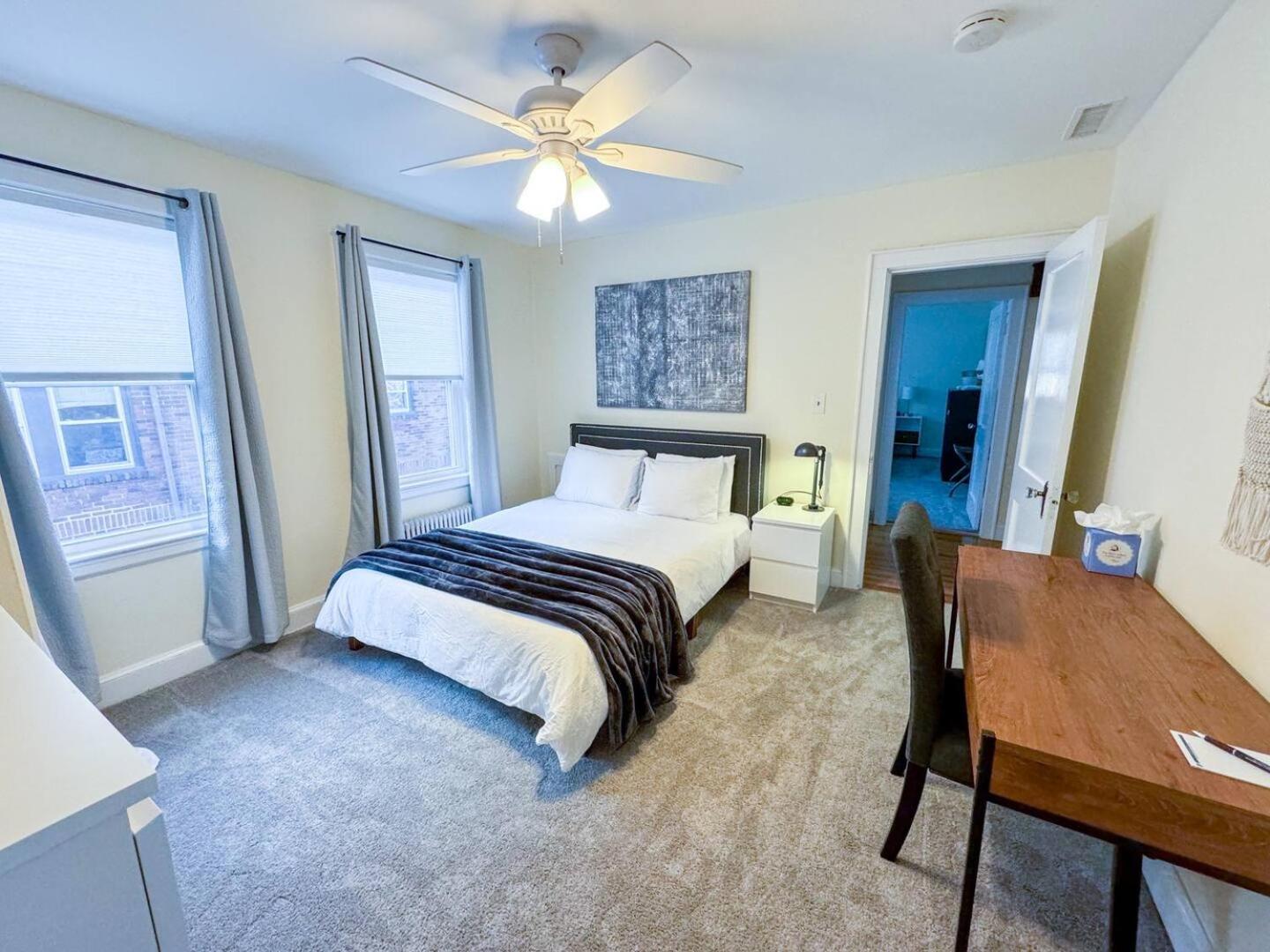 Holiday home Spacious 3 Bed, In Unit Laundry, Air Boston