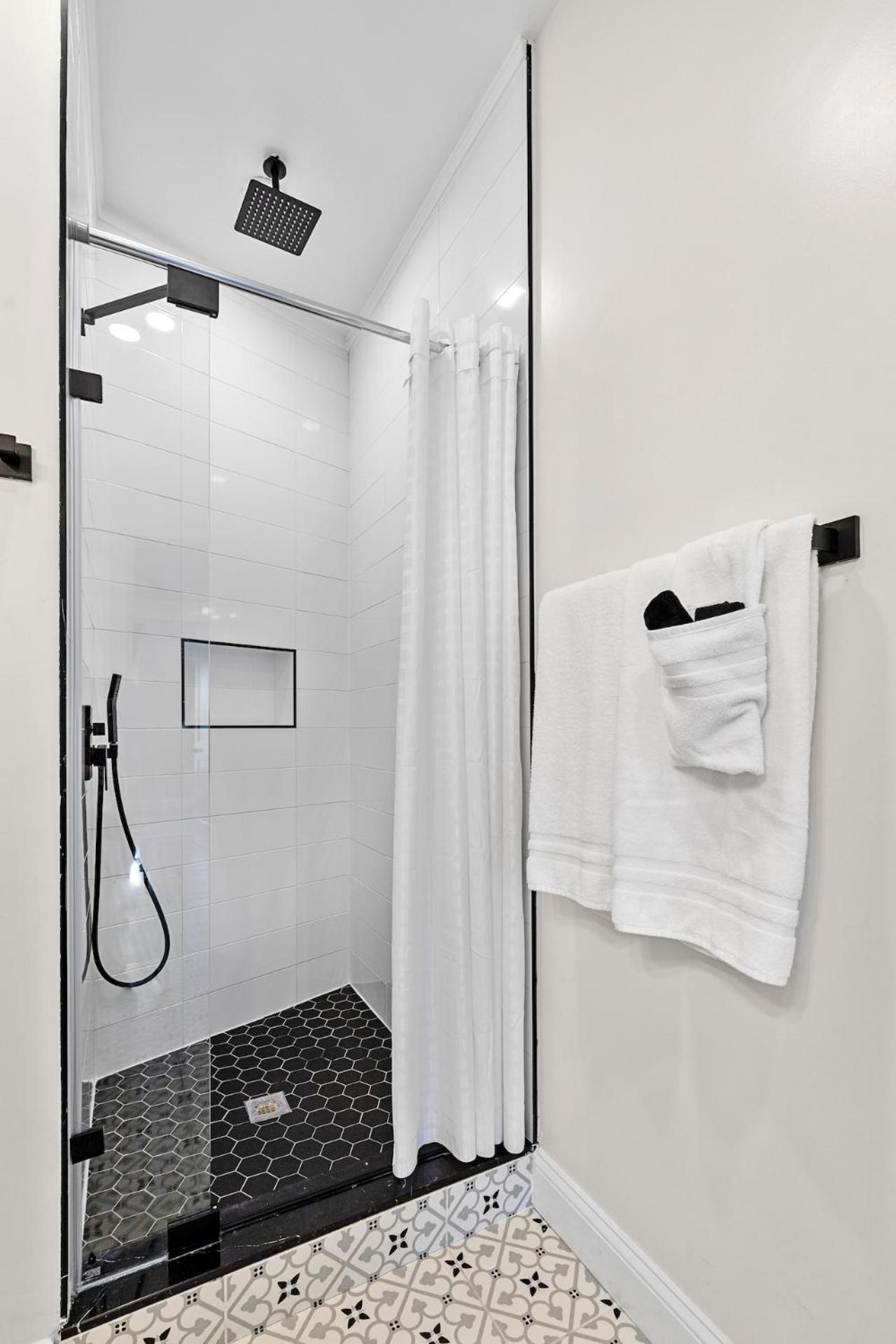 Spacious Fully Furnished By Logan Airport *
