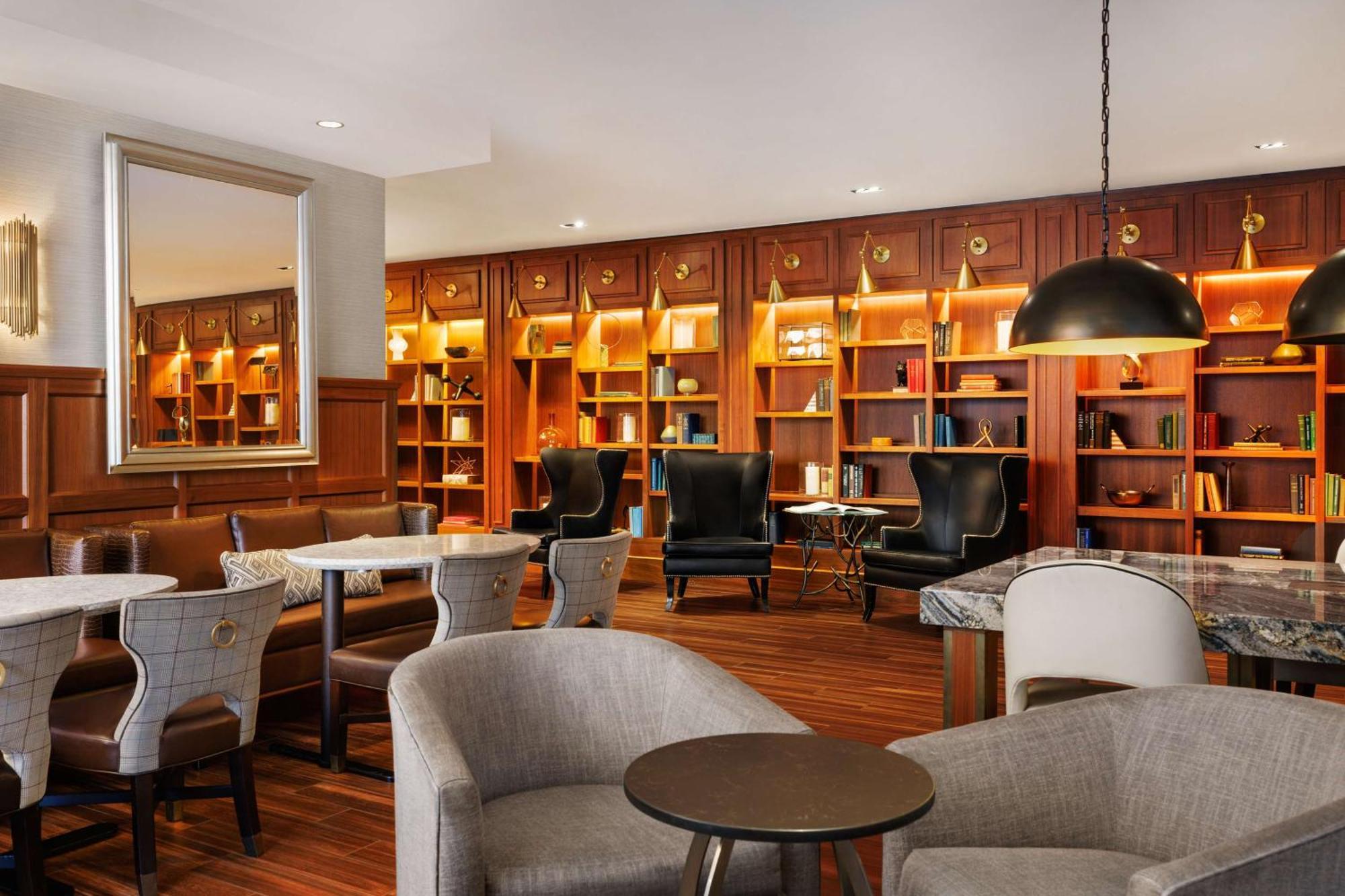 Hilton Park Plaza Hotel 4*