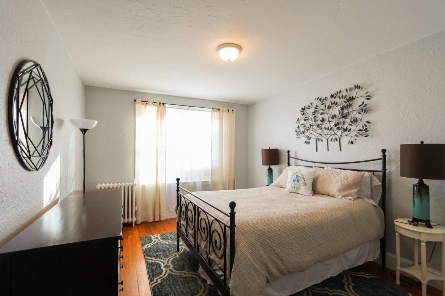 Steps To Public Transport, Coll, Roof Deck Apartment Boston