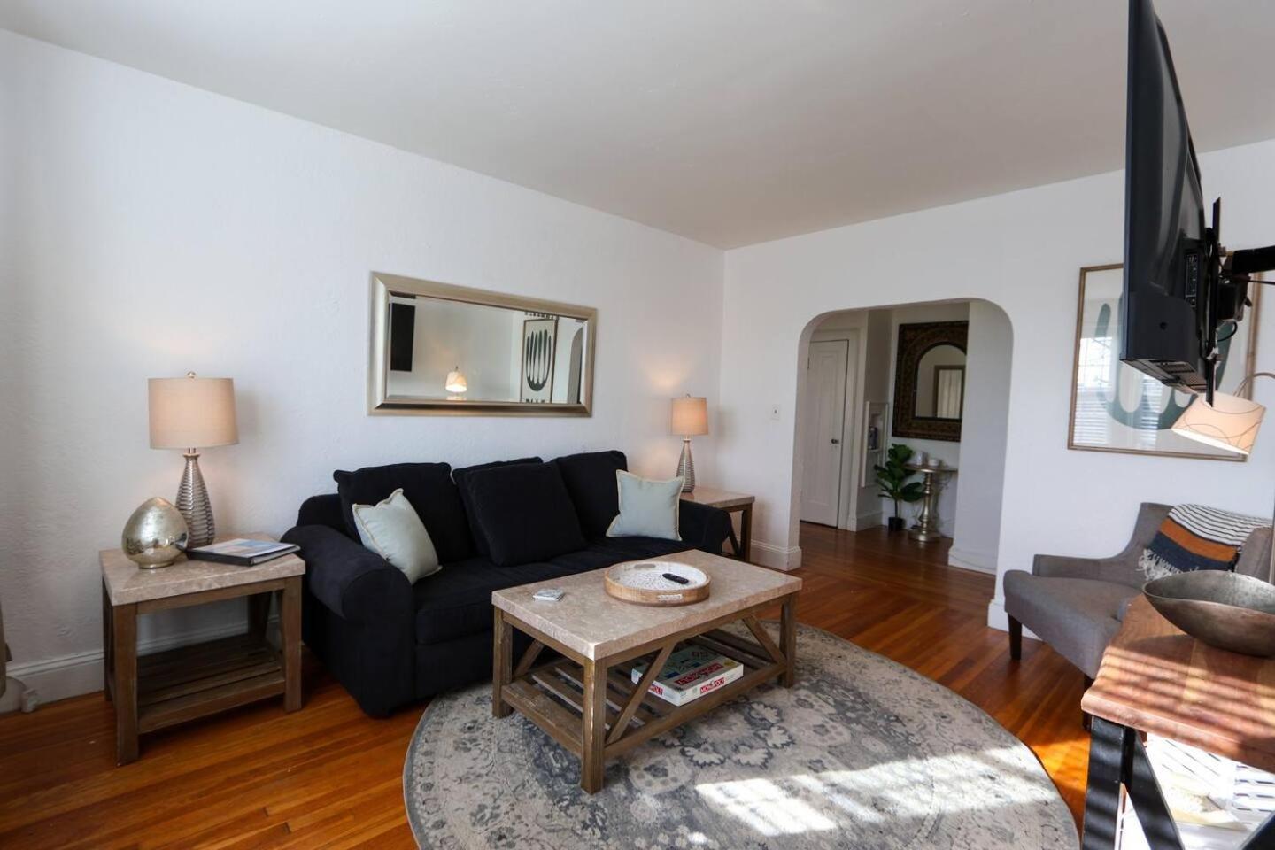 Steps To Public Transport, Coll, Roof Deck *