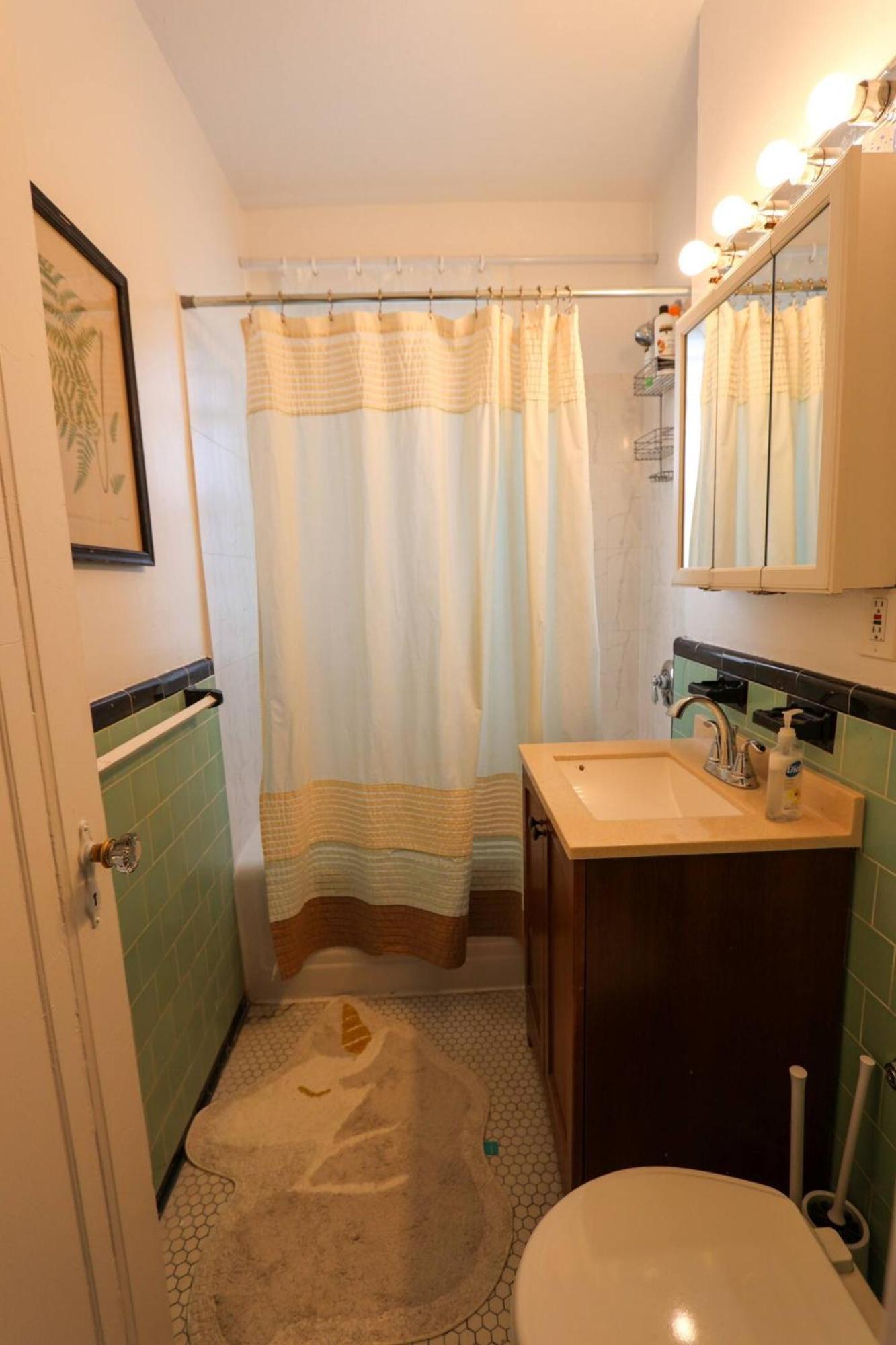 Steps To Public Transport, Coll, Roof Deck