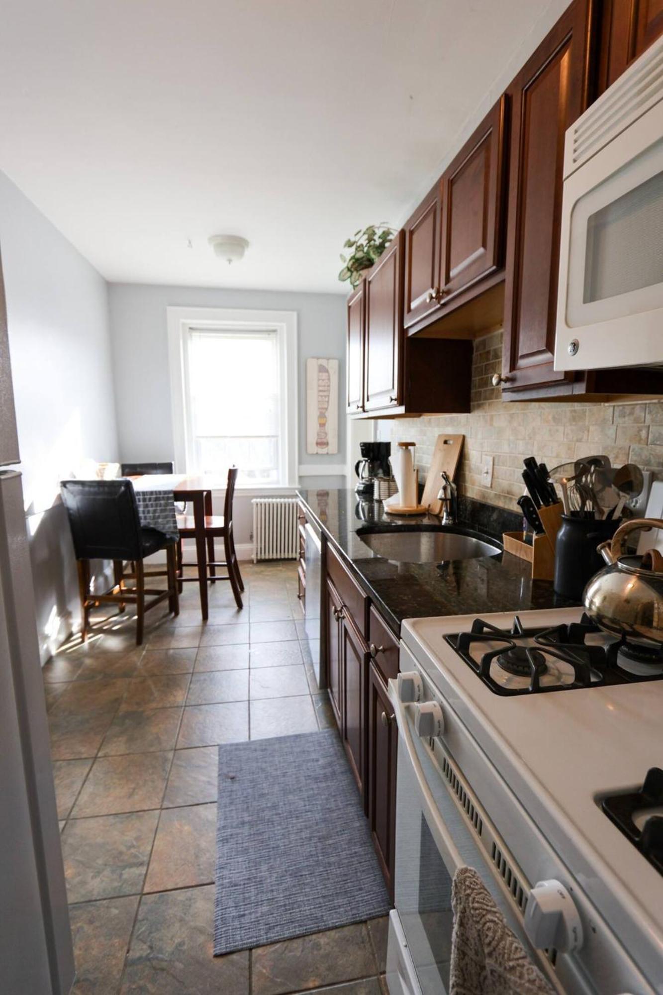 Steps To Public Transport, Coll, Roof Deck Apartment Boston