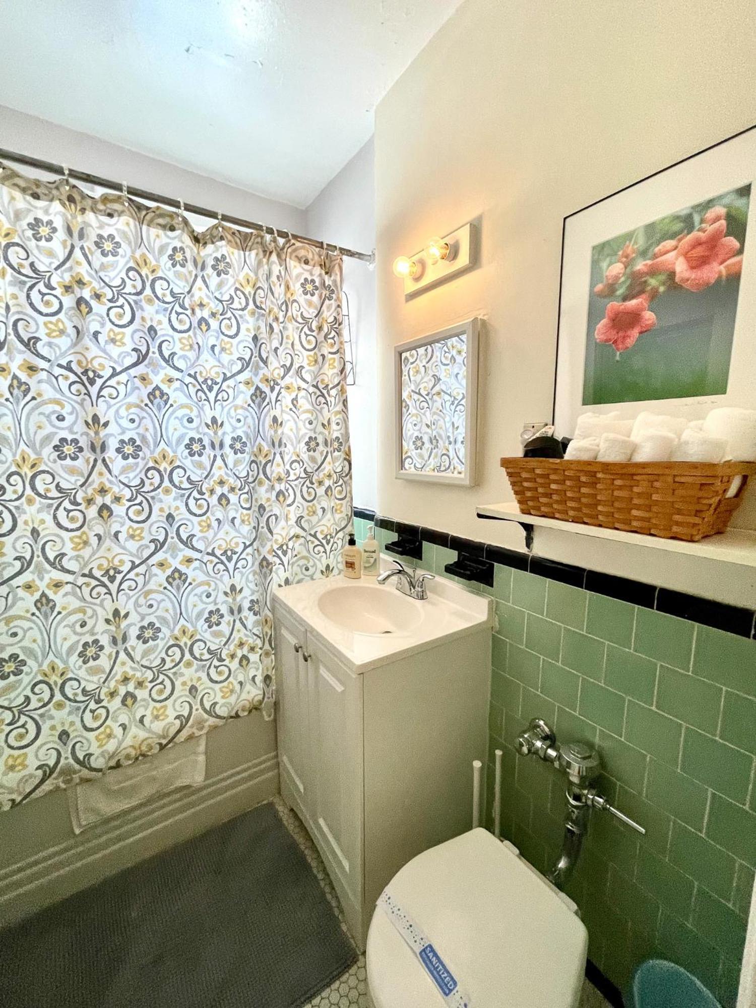 Cozy 1b, Line, Coll, Elev, Roof Deck