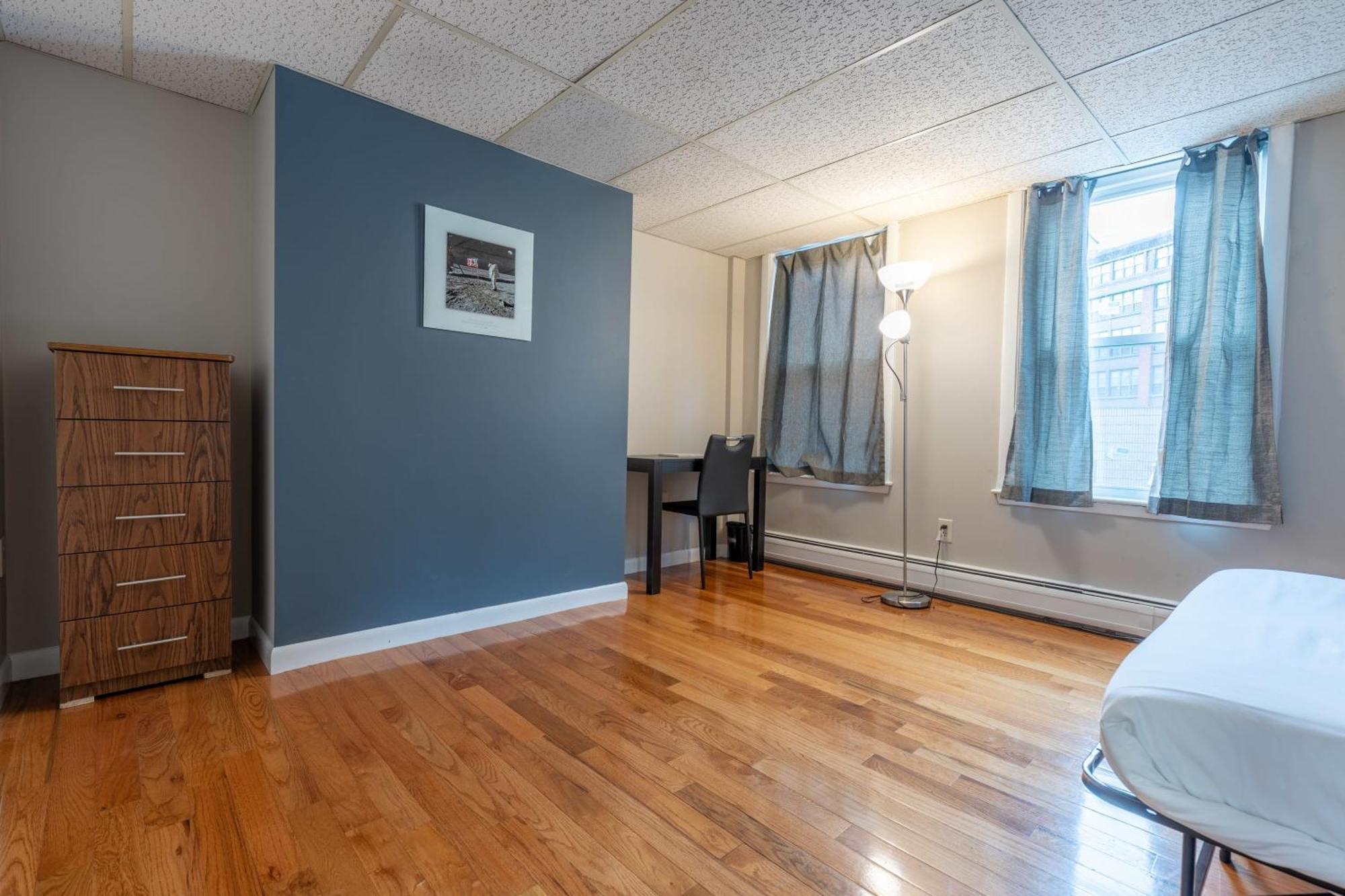 3 Bed 1 Bath In Historic Building * Boston