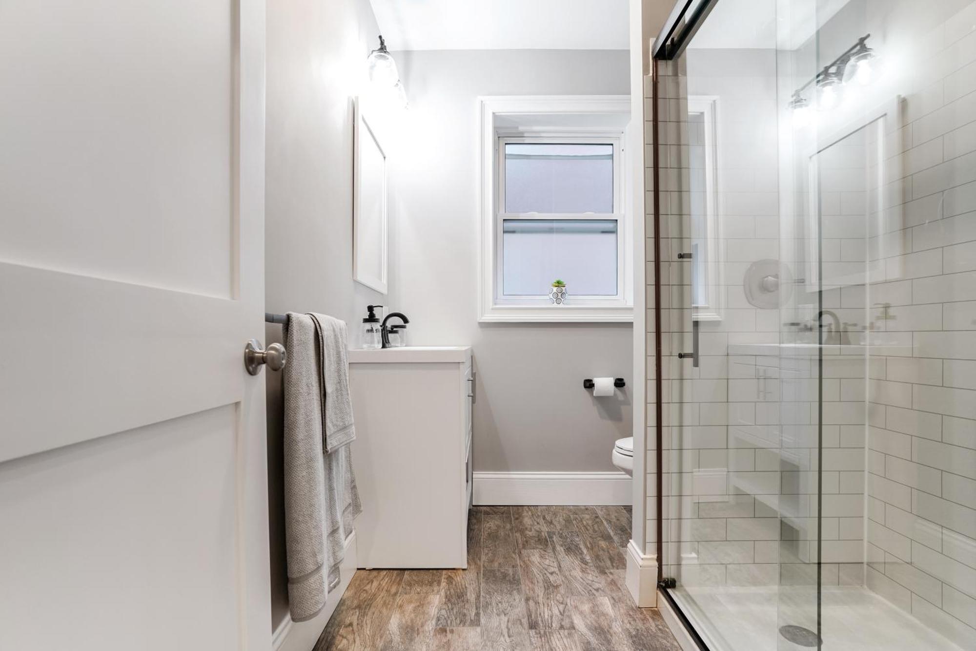 Elegant Two Bundle In Brookline Shared Apt Boston