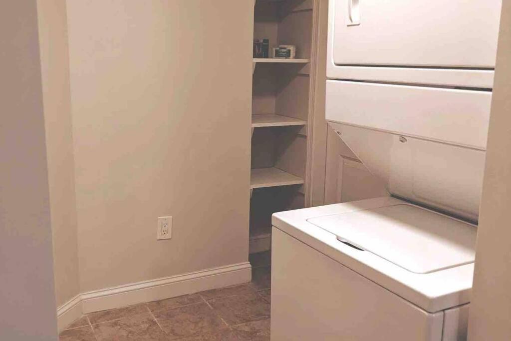 Brighton Sleeps 3 - Steps To Bus Line