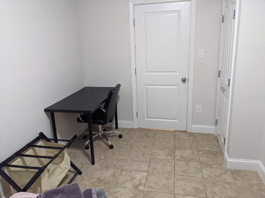 Brighton Sleeps 3 - Steps To Bus Line Apartment *