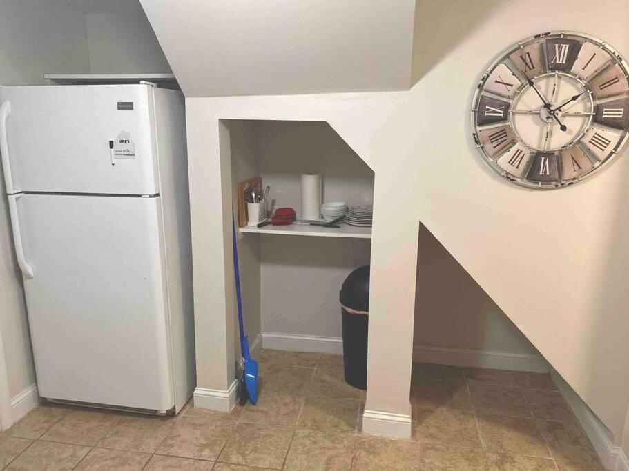 Brighton Sleeps 3 - Steps To Bus Line