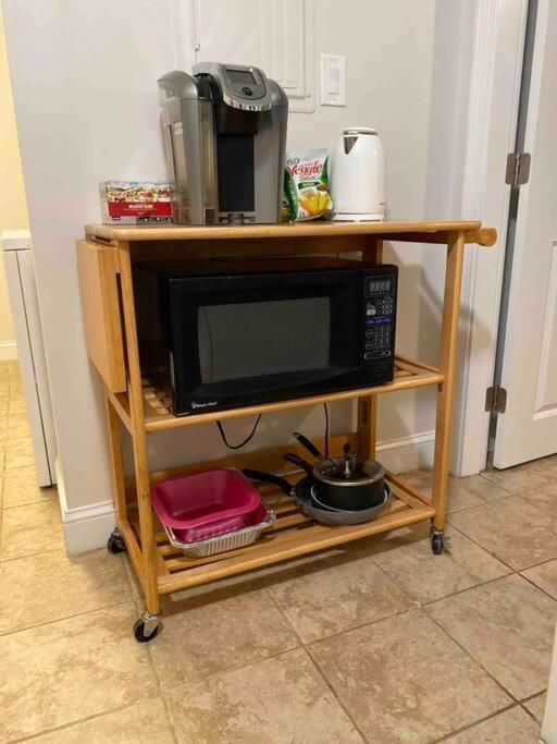 Apartment Brighton Sleeps 3 - Steps To Bus Line *