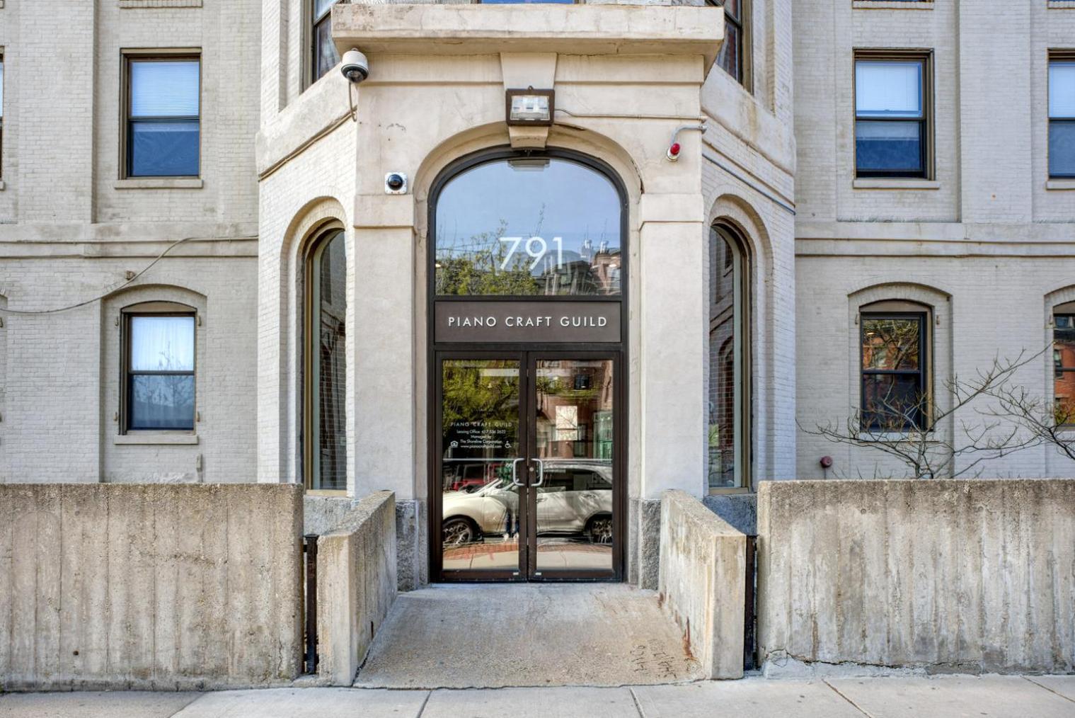 S End Loft W Pool Art Gallery Steps To T Bos-358 *