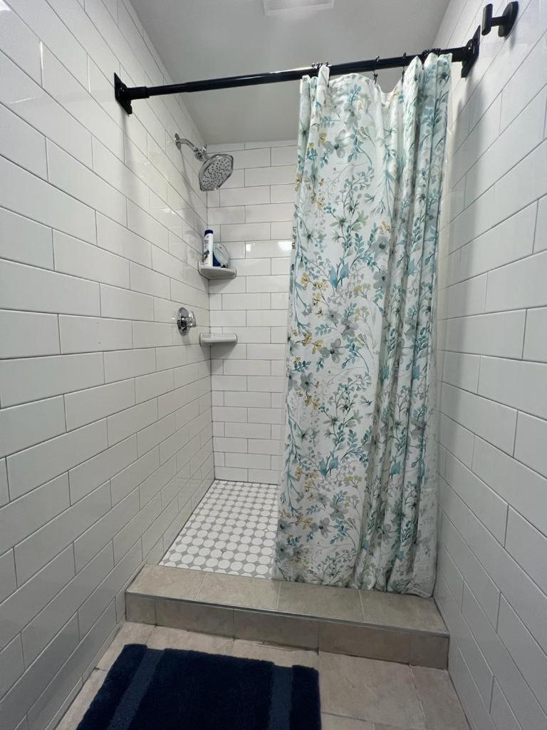 Homestay Private In A Grand House Boston