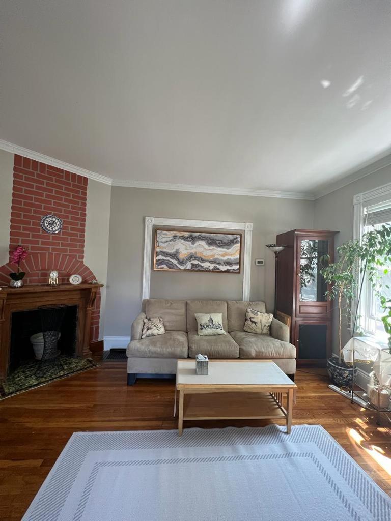 Private In A Grand House Séjour chez l'habitant Boston