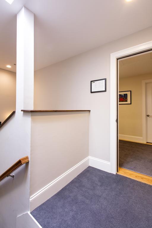 West Broadway Quarters By Thatch Apartment *