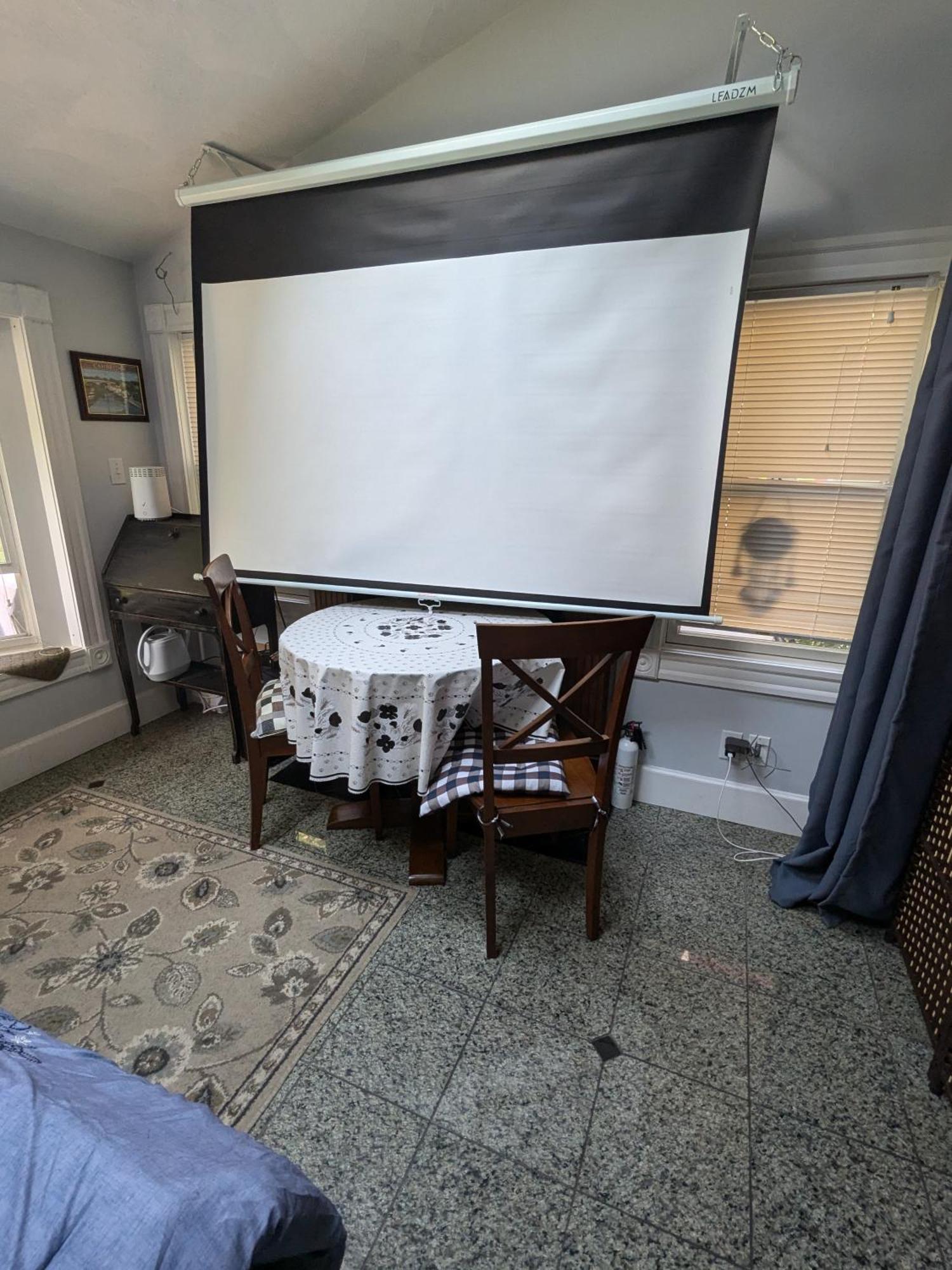 Large W/ Private Bath,great Location *