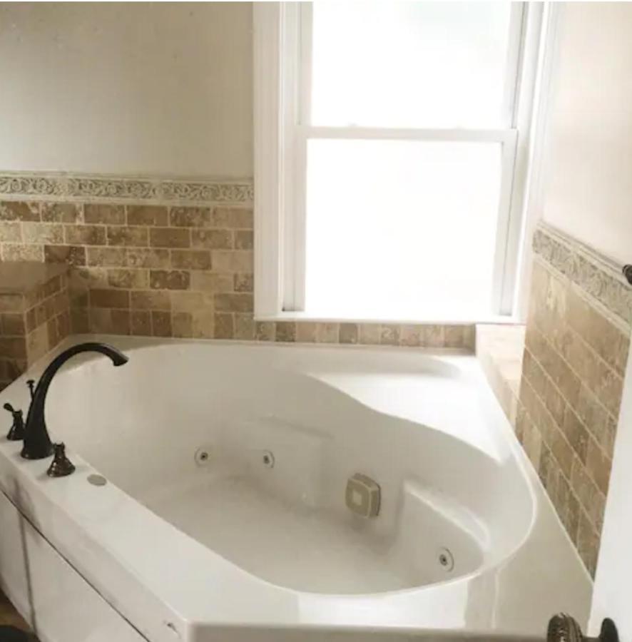 Large W/ Private Bath,great Location Boston