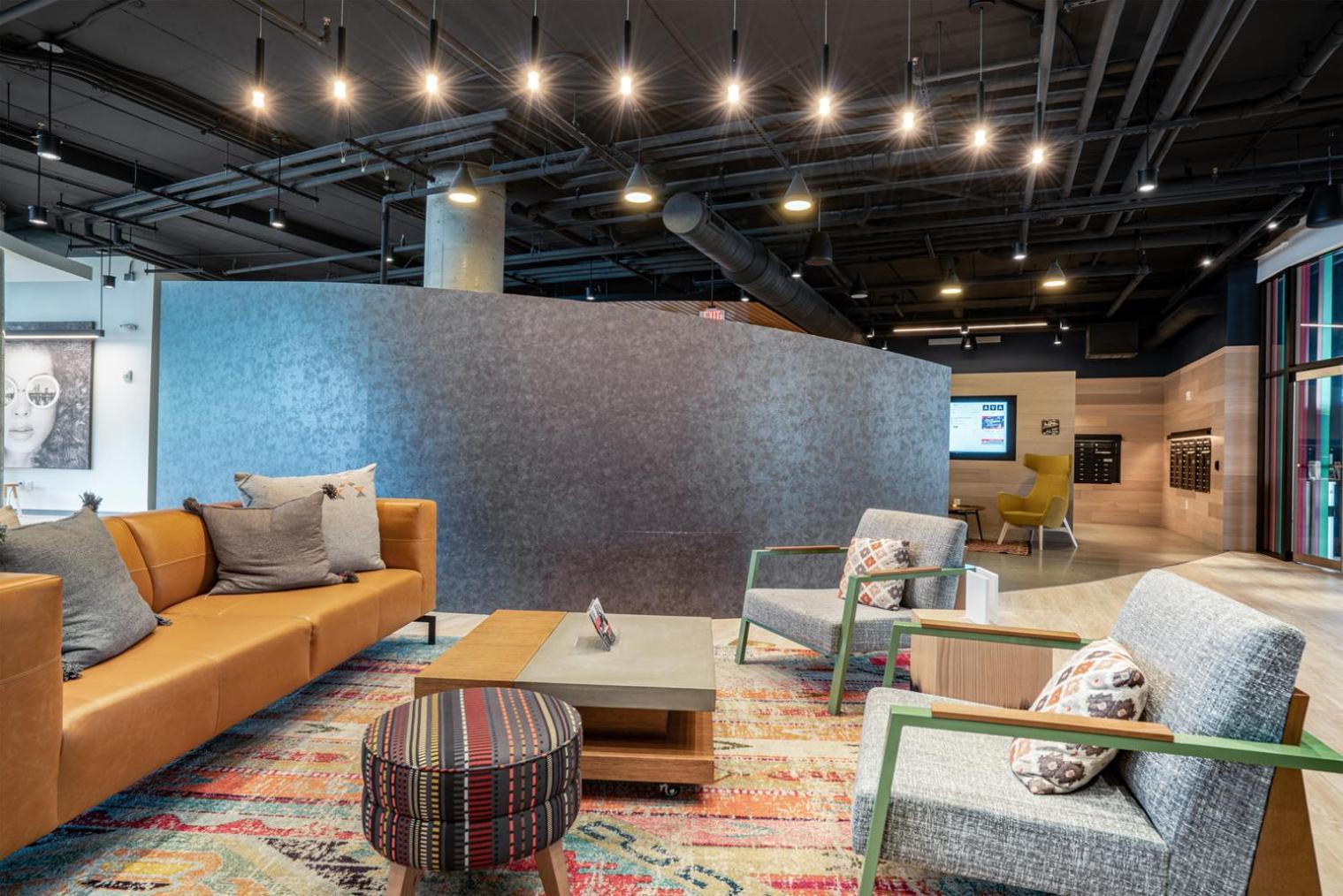 E Cambridge W Gym Wd Nr Lechmere T Bos-633