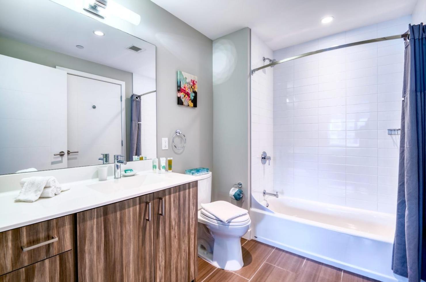 Modern With Water Views - Via-1816 Appartement *
