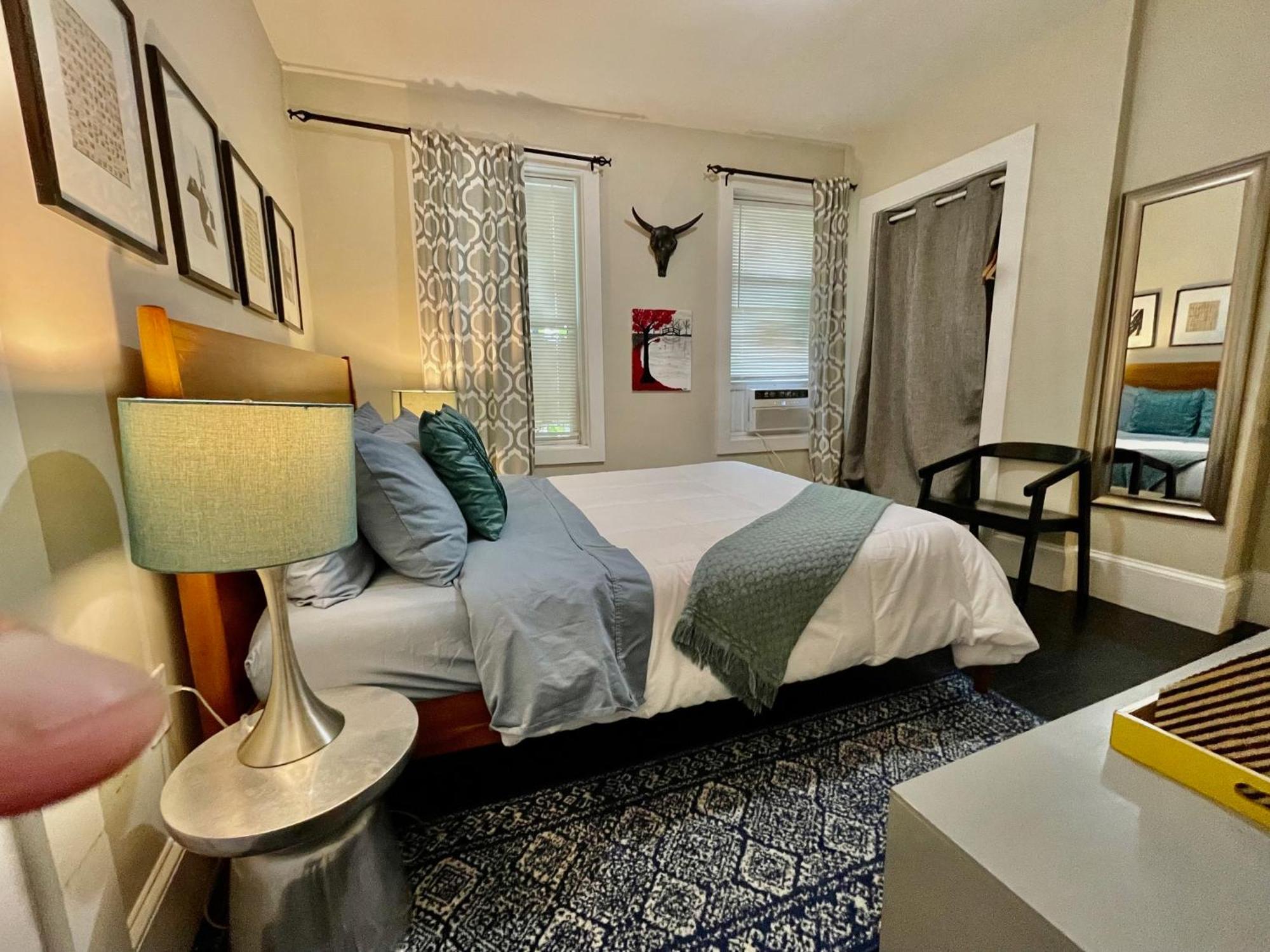 Beautiful 3br 3ba Duplex Parking Location Boston