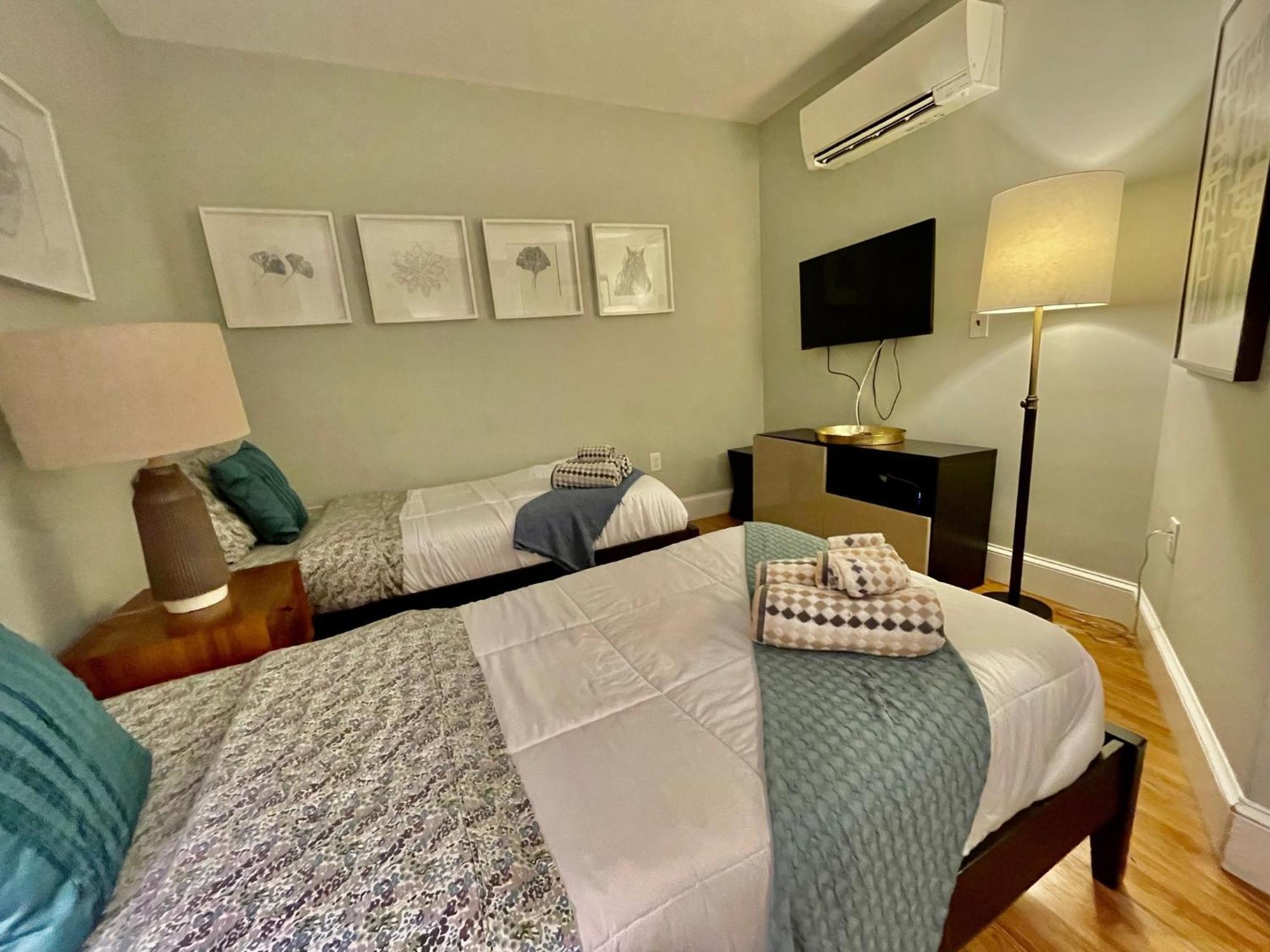 Beautiful 3br 3ba Duplex Parking Location Boston