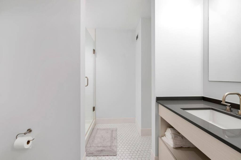 Apartment Amazing 2br 2ba Unit By The Lake *