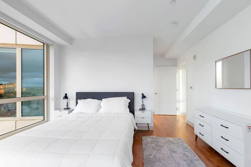 Amazing 2br 2ba Unit By The Lake *