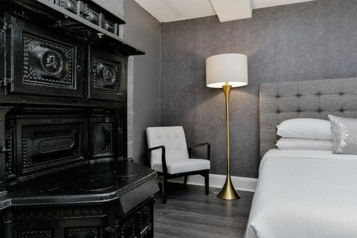 Centrally Located In Boston's Bay Apartamento