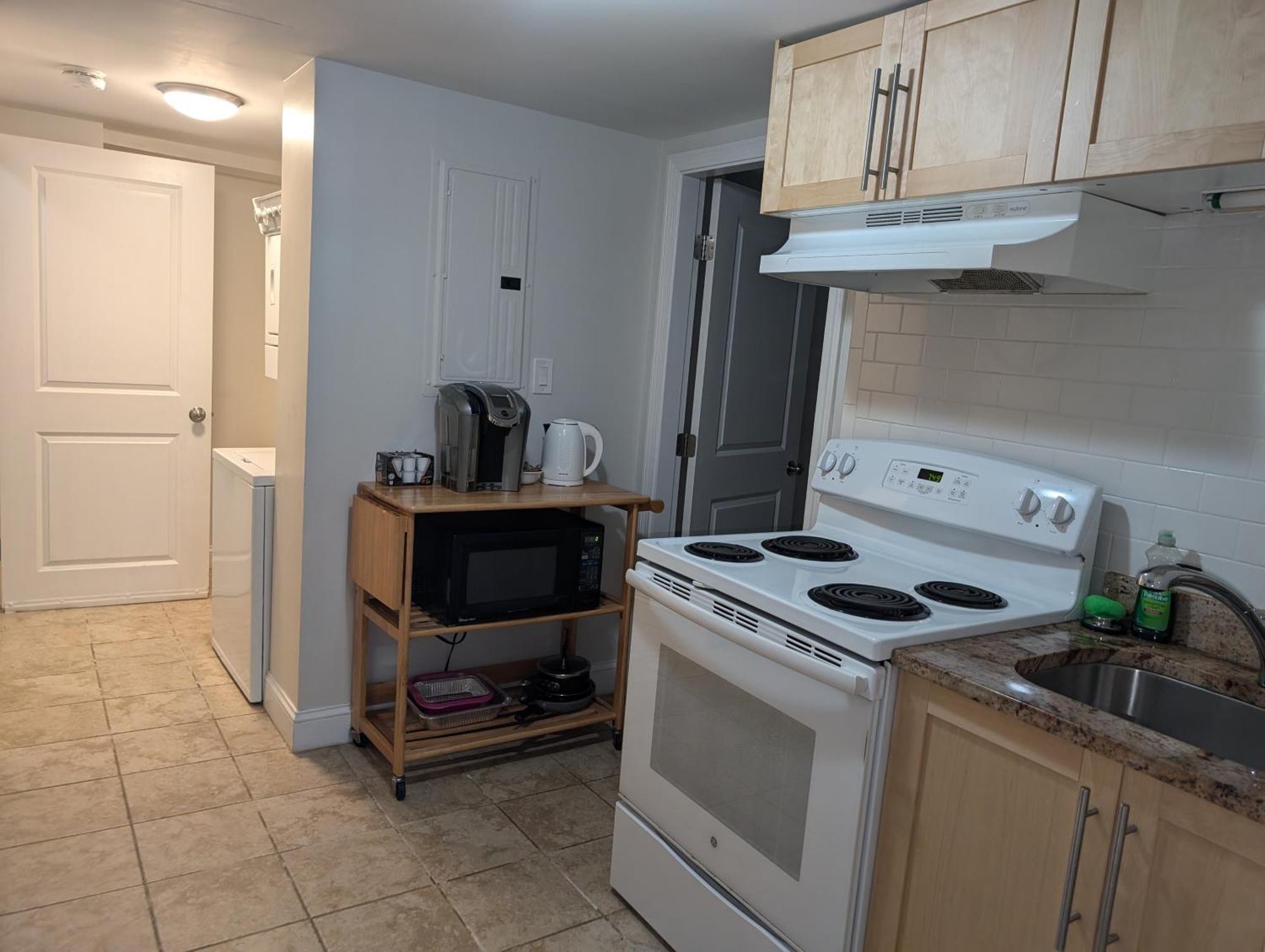 Brighton Sleeps 3 - Steps To Bus Line *