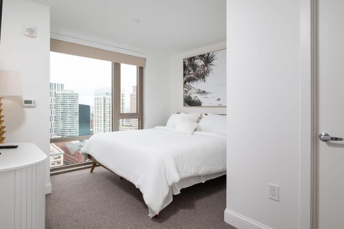 Upscale Penthouse W Gym & Parking Near Mgh & Tufts Holiday home