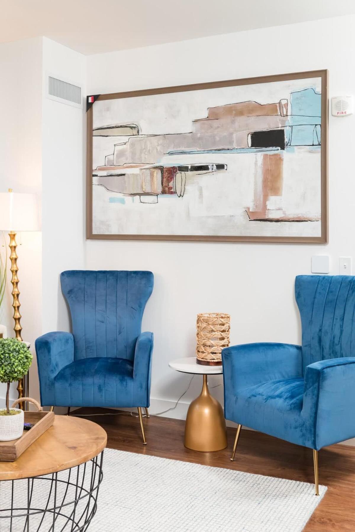 Back-bay Upscale Bos Common Downtown