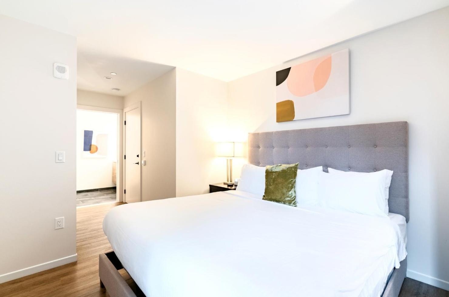 Exclusive 2br Downtown Seaport Apartment