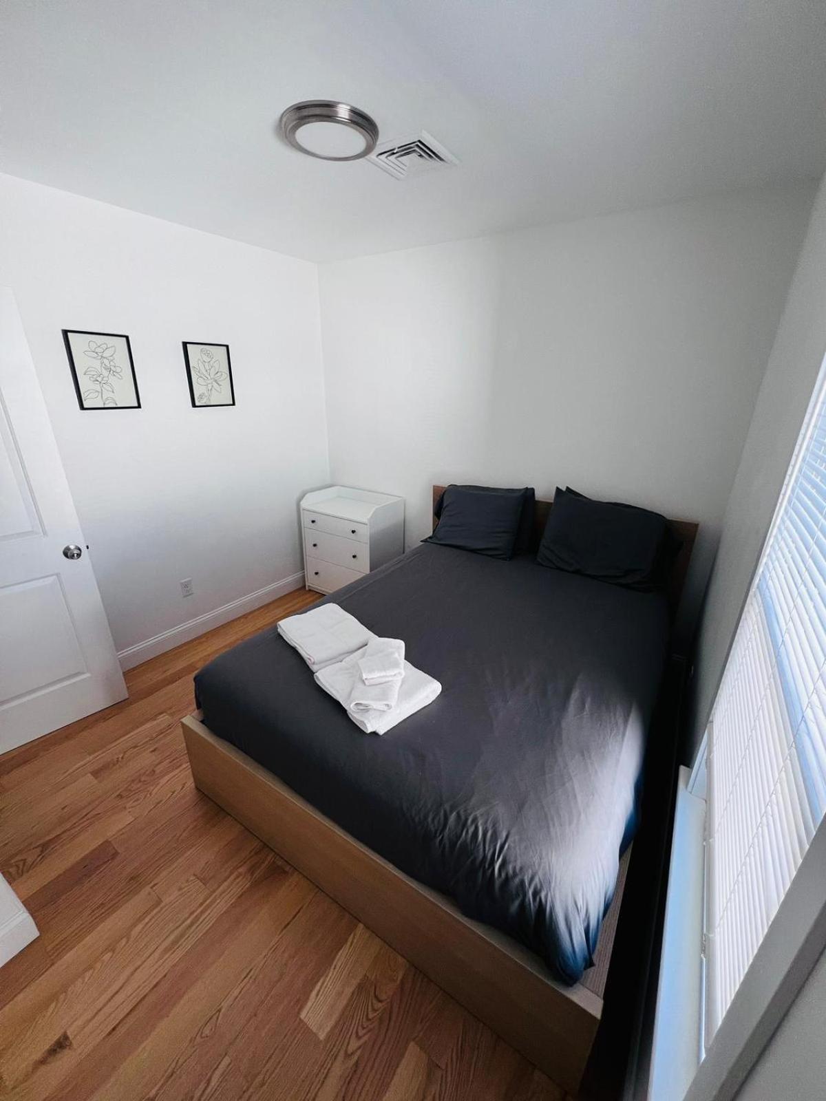 Renovated, 10 Min From The Apartment *