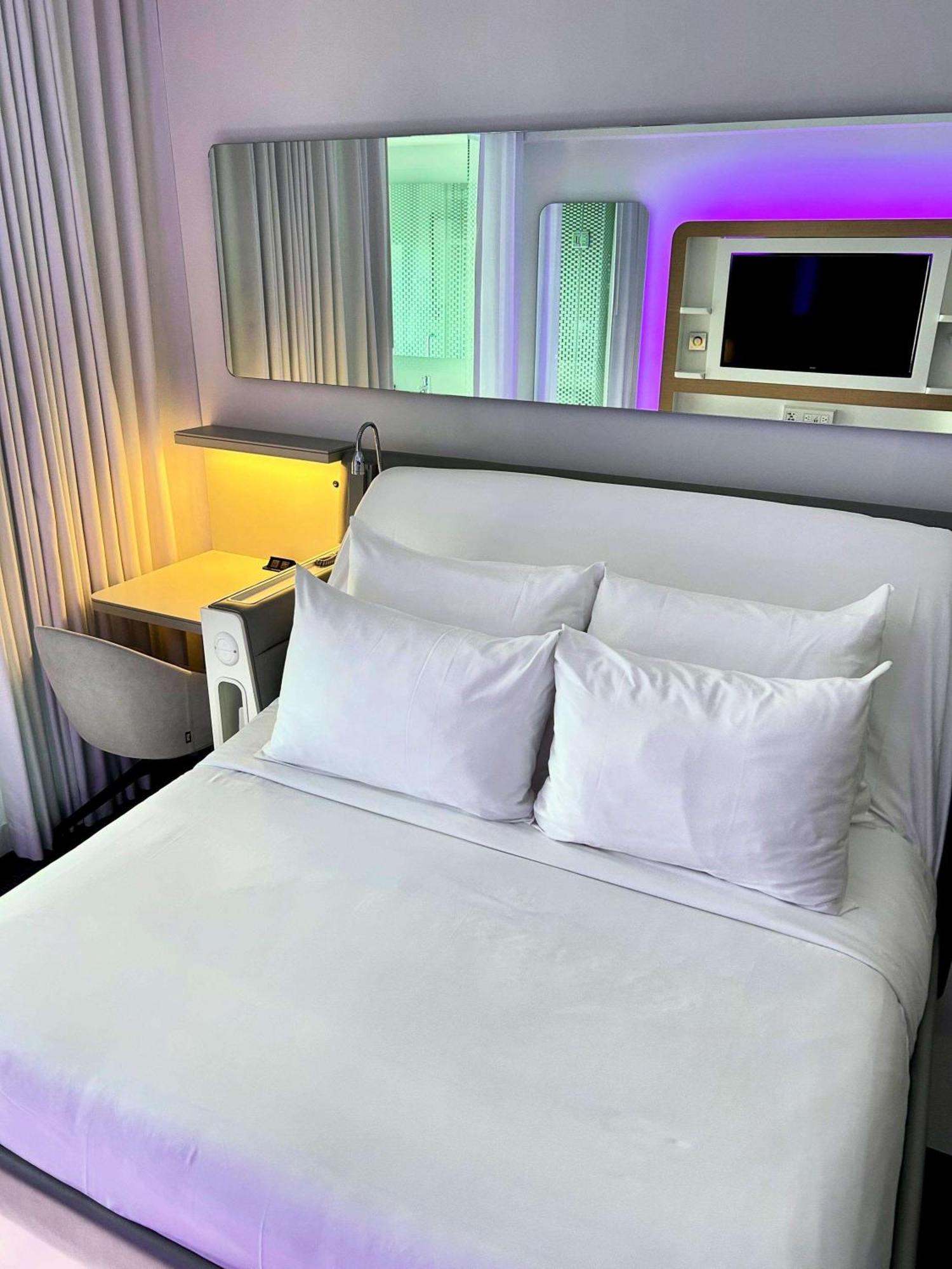 Yotel 4*
