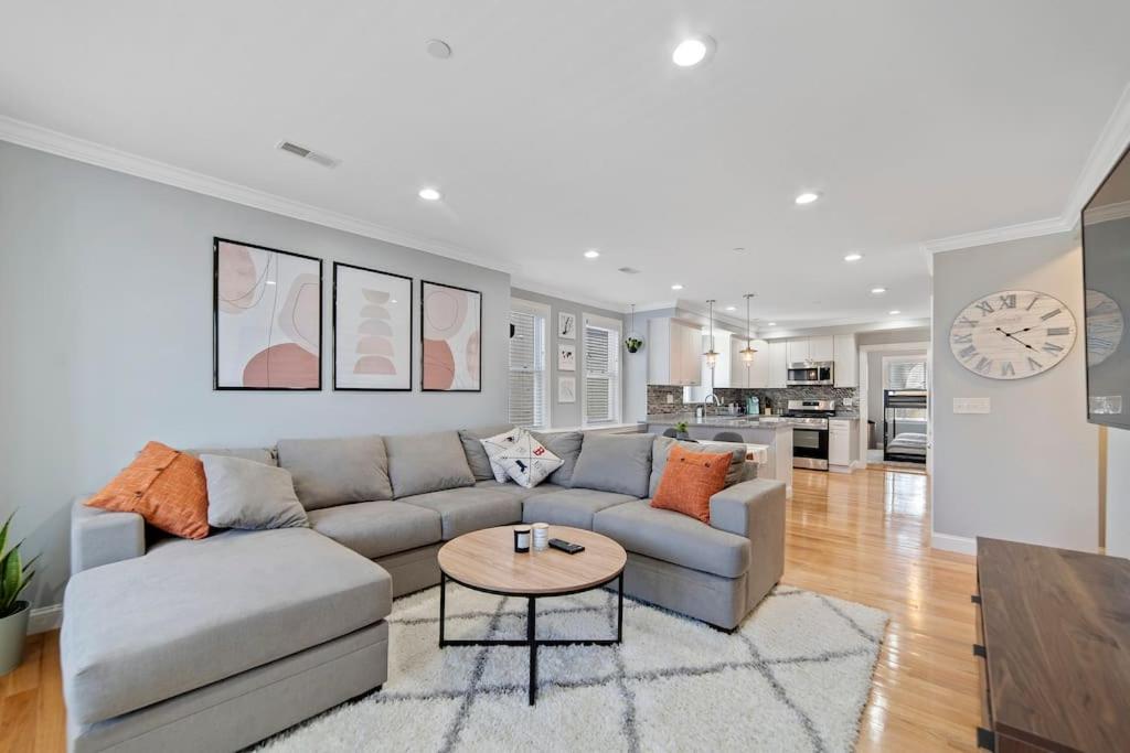 Appartement Modern Steps From Zoo & Golf Course Boston