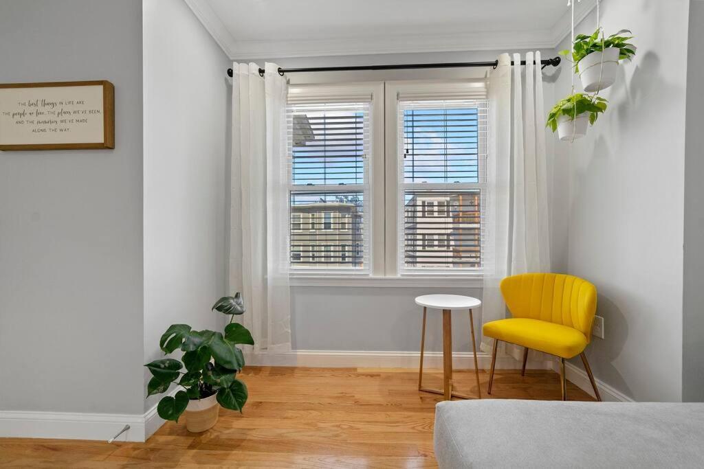 Modern Luxury Steps From Zoo & Golf Course * Boston